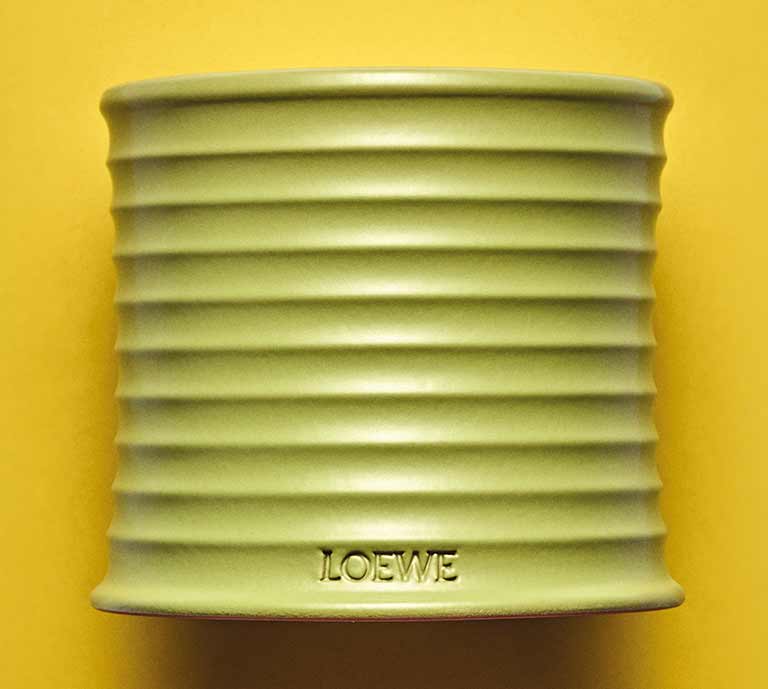 The Pistachio Scented Candle captures a creamy, gourmand fragrance