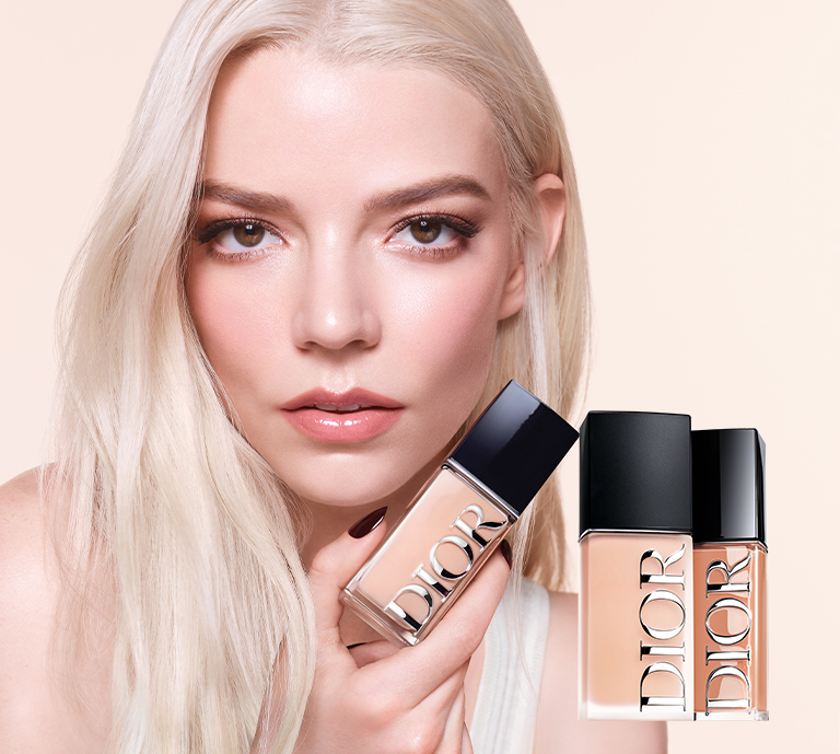 24H high-wear & care foundations  Available in 2 NEW finishes: hydrating glow & natural matte.