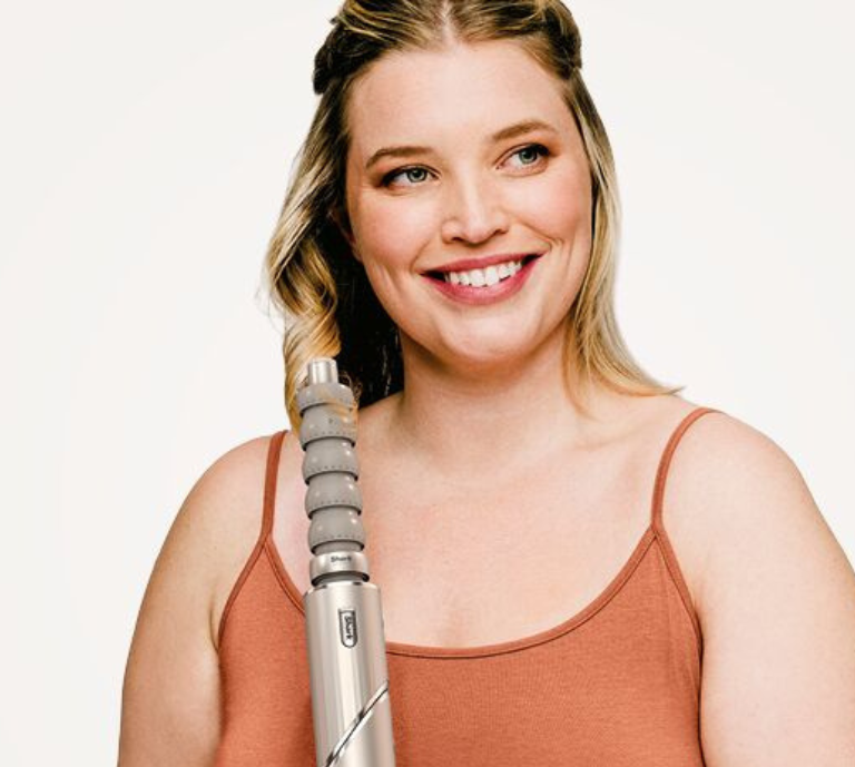 Style while you dry with no heat damage with Shark FlexStyle.  